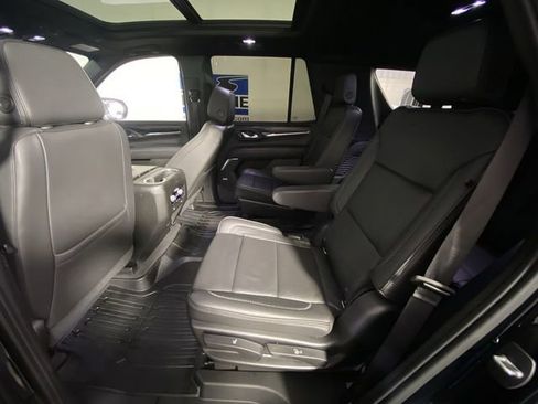 Used 2021 GMC Yukon Denali w/ Denali Premium Package image 32