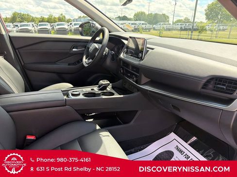 Certified 2026 Nissan Rogue SV AWD/4WD image 43