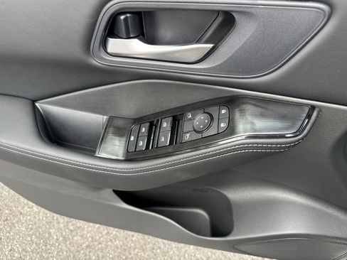 New 2026 Nissan Rogue SV AWD/4WD image 27
