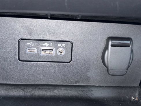 Used 2023 Nissan Altima 2.5 SR FWD image 12