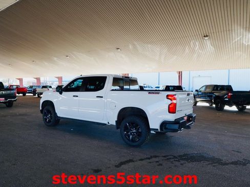 Used 2022 Chevrolet Silverado 1500 LT Trail Boss w/ LT Trail Boss Premium Package image 4
