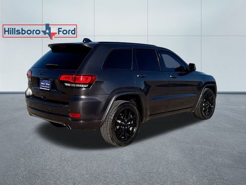 Used 2019 Jeep Grand Cherokee Altitude image 5