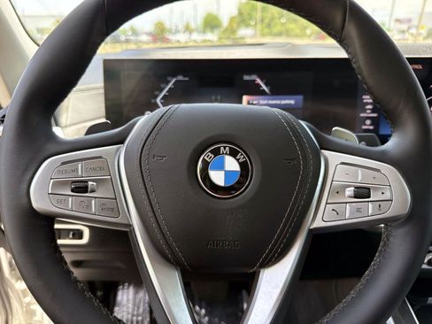 Used 2023 BMW X7 xDrive40i w/ Premium Package AWD/4WD image 34