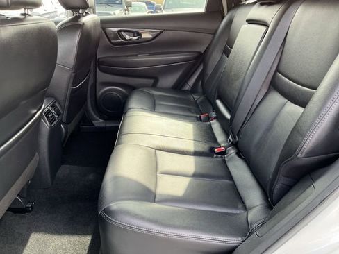 Used 2019 Nissan Rogue SL AWD/4WD image 25