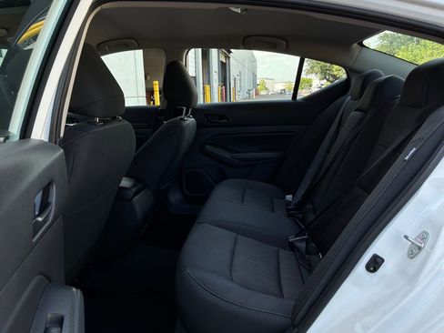 Used 2025 Nissan Altima 2.5 SV FWD image 12
