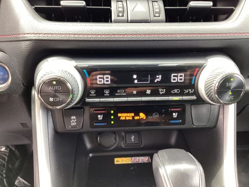 Certified 2022 Toyota RAV4 XSE w/ Premium Package AWD/4WD image 13
