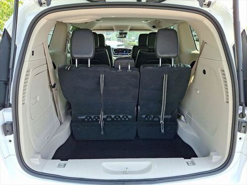 Certified 2022 Chrysler Pacifica Touring-L FWD image 29