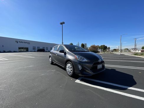 Used 2015 Toyota Prius C Four image 3