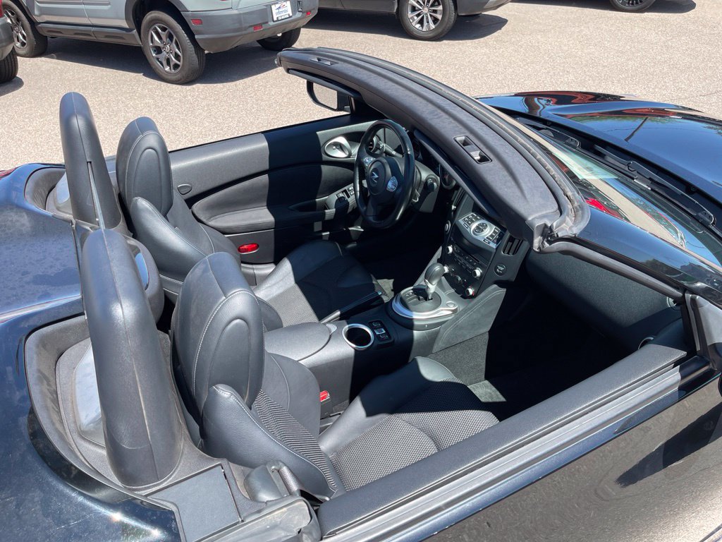 Used 2015 Nissan 370Z Touring Sport RWD image 10