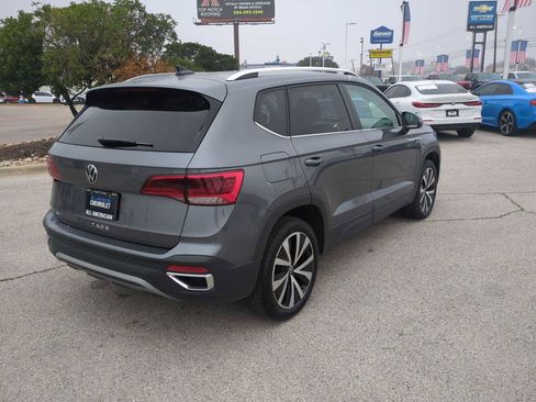 Used 2024 Volkswagen Taos SE image 8