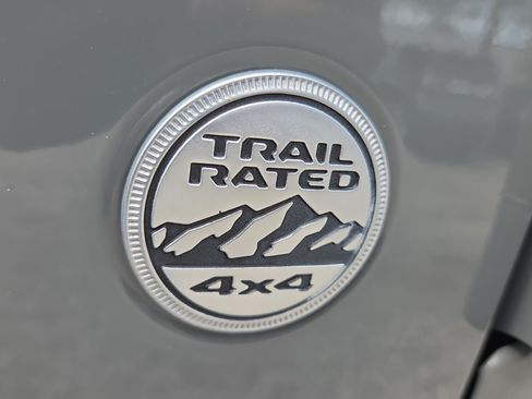 Used 2018 Jeep Wrangler Unlimited Sport S AWD/4WD image 32