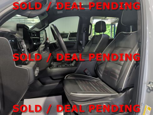 Used 2025 GMC Sierra 2500 AT4X AWD/4WD image 9