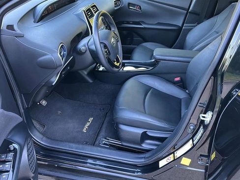 Used 2016 Toyota Prius Three Touring FWD image 38