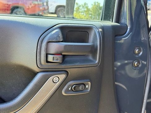 Used 2017 Jeep Wrangler Sport w/ Quick Order Package 24S AWD/4WD image 15