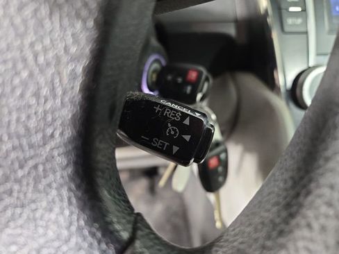 Used 2014 Toyota Camry LE image 23