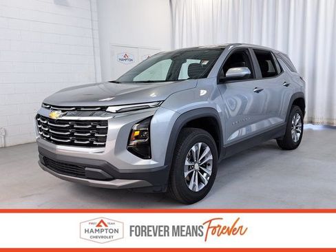 Used 2025 Chevrolet Equinox LT FWD image 1