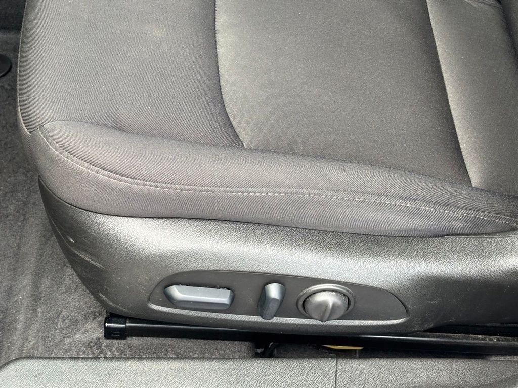 Used 2024 Chevrolet Malibu LT FWD image 15