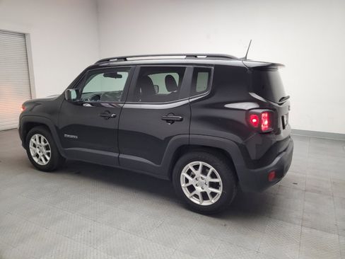 Used 2019 Jeep Renegade Latitude image 3