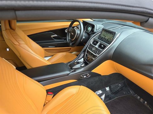 Used 2019 Aston Martin DB11 Volante image 19