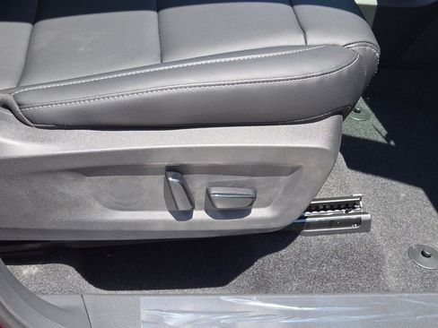 New 2025 Nissan Murano SV image 7