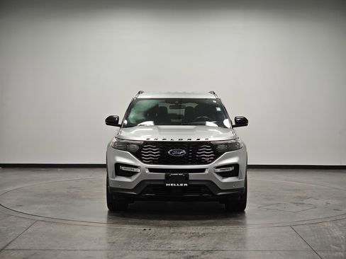 Used 2020 Ford Explorer ST w/ Premium Technology Package image 3