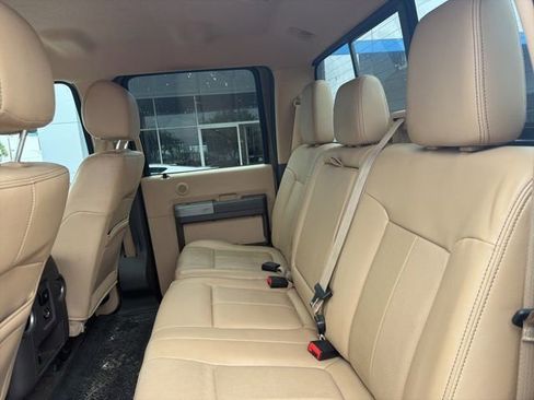 Used 2016 Ford F250 Lariat w/ Lariat Interior Package image 9