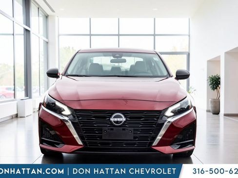 Used 2025 Nissan Altima 2.5 SV FWD image 23