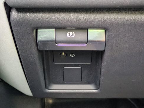 Certified 2023 Land Rover Defender 110 SE image 19