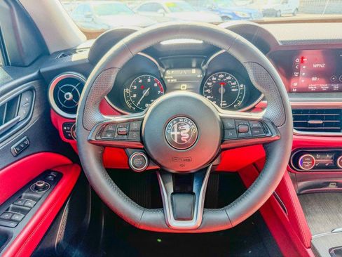 Used 2021 Alfa Romeo Stelvio Ti w/ Nero Edizione image 8