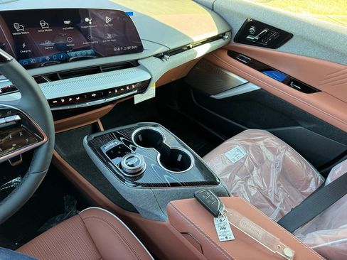 New 2026 Cadillac Optiq Luxury 2 image 29