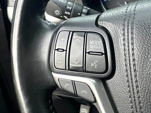 Used 2018 Toyota Highlander XLE AWD/4WD image 22