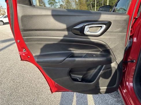 Used 2022 Jeep Compass Limited image 10