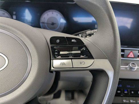 Used 2024 Hyundai Elantra SEL image 13