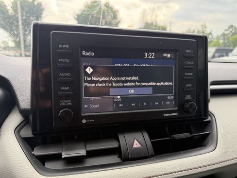 Used 2020 Toyota RAV4 XLE w/ Convenience Package FWD image 23