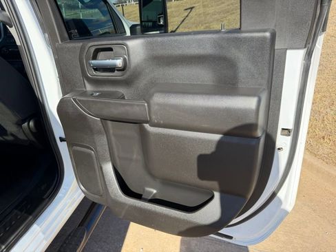 Used 2025 Chevrolet Silverado 2500 Custom w/ Custom Value Package image 13