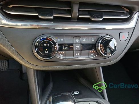 Used 2025 Buick Envista Preferred w/ Convenience I Package FWD image 16