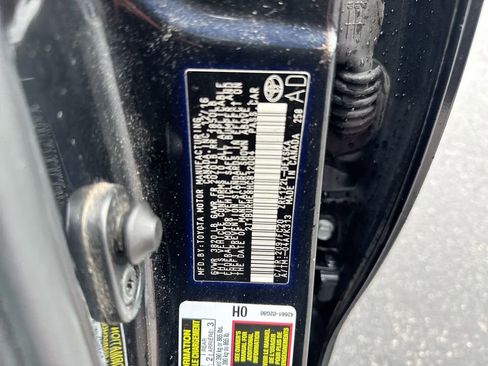 Used 2017 Toyota Corolla SE w/ Carpet Mat Package (TMS) FWD image 27