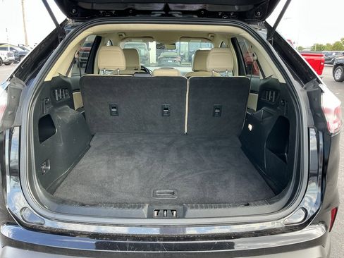 Used 2020 Ford Edge SEL image 21