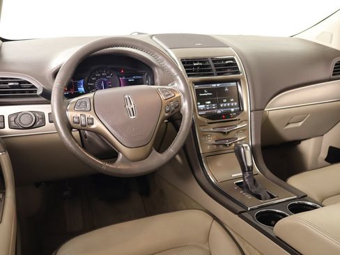 Used 2015 Lincoln MKX FWD w/ Equipment Group 102A image 2