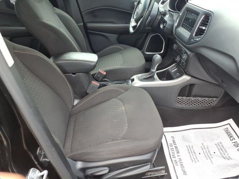 Used 2021 Jeep Compass Sport w/ Cold Weather Group FWD image 5