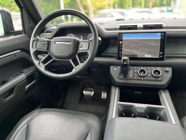 Used 2025 Land Rover Defender 110 V8 AWD/4WD image 36