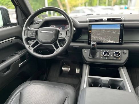 Used 2025 Land Rover Defender 110 V8 AWD/4WD image 36