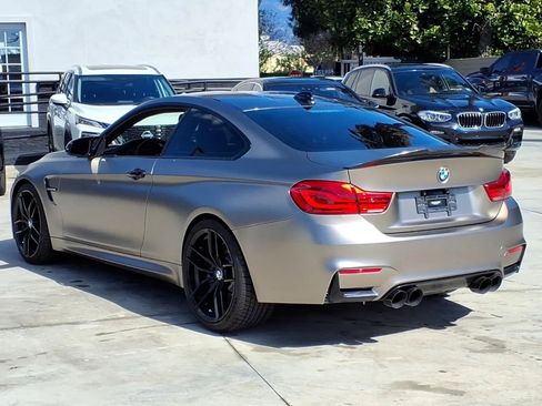 Used 2018 BMW M4 Coupe w/ Competition Package RWD image 9