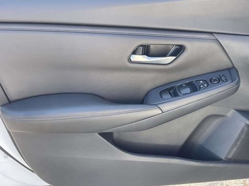 Used 2024 Nissan Sentra SV FWD image 23