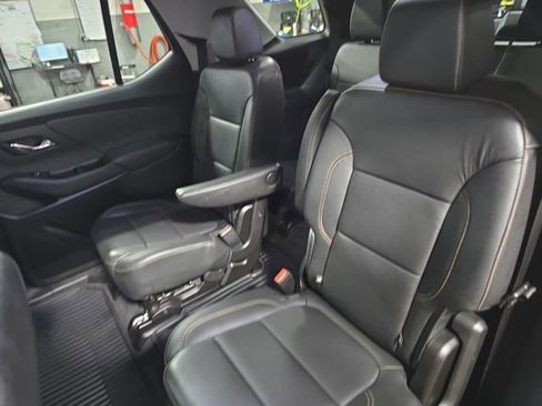 Used 2019 Chevrolet Traverse RS image 17
