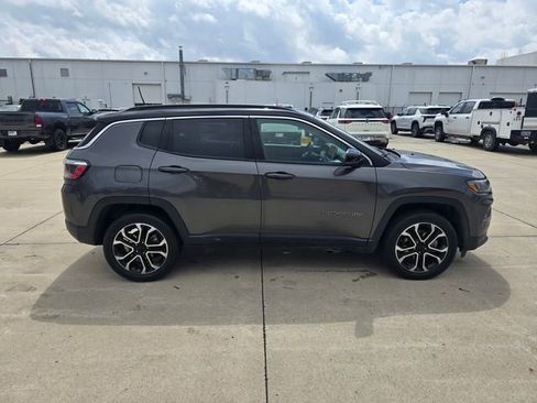Used 2022 Jeep Compass Limited image 9