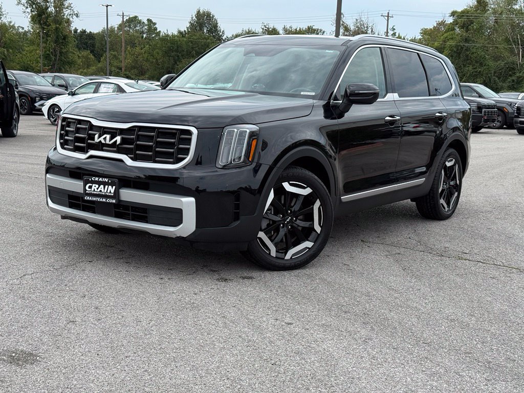 Used 2025 Kia Telluride S AWD/4WD image 3