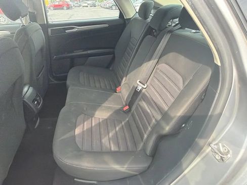 Used 2020 Ford Fusion SE FWD image 9