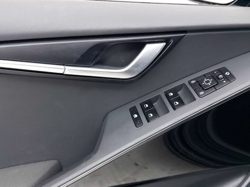 Used 2025 Kia Niro EX Touring FWD image 28