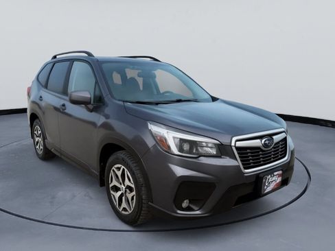 Used 2021 Subaru Forester Premium image 6
